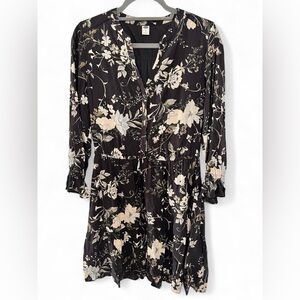 Black/Gray Floral Ruffle V-neck Long Sleeve A-line Dress. OLD NAVY Size S